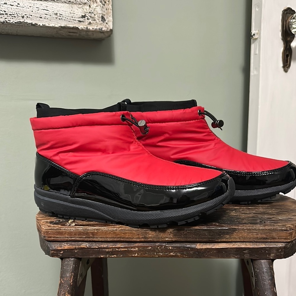 Sporto Tracy Red and Black Pull-On Waterproof Winter Sneaker Boots